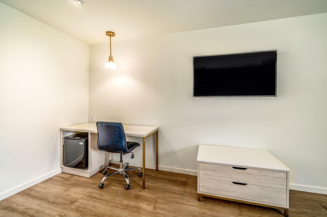 Trend Hotel At Lax Airport Lennox Номер фото