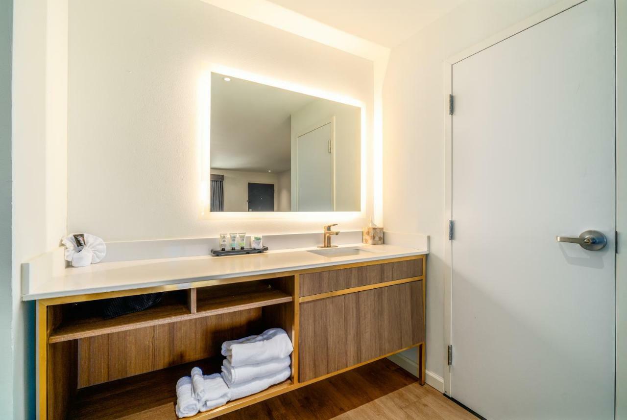 Trend Hotel At Lax Airport Lennox Экстерьер фото